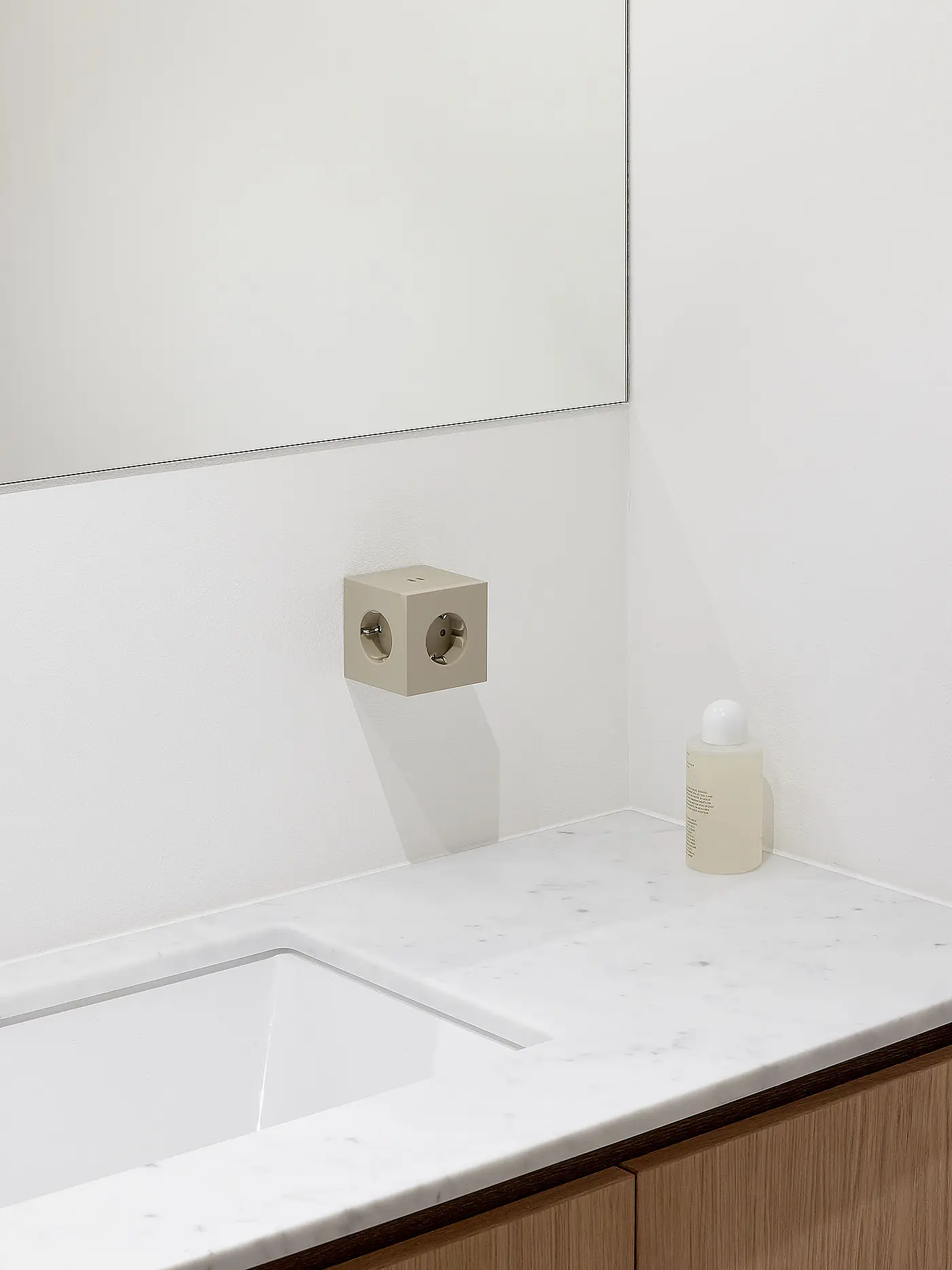 AVOLT | Mehrfachsteckdose Square 2 F Old Pink | creme